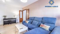 Living room of Flat for sale in  Granada Capital  with Air Conditioner and Terrace