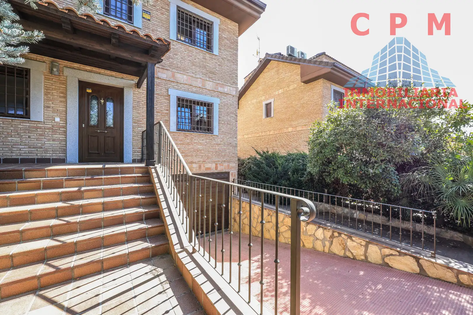 Vista exterior de Casa adosada de lloguer en Móstoles amb Aire condicionat, Calefacció i Jardí privat