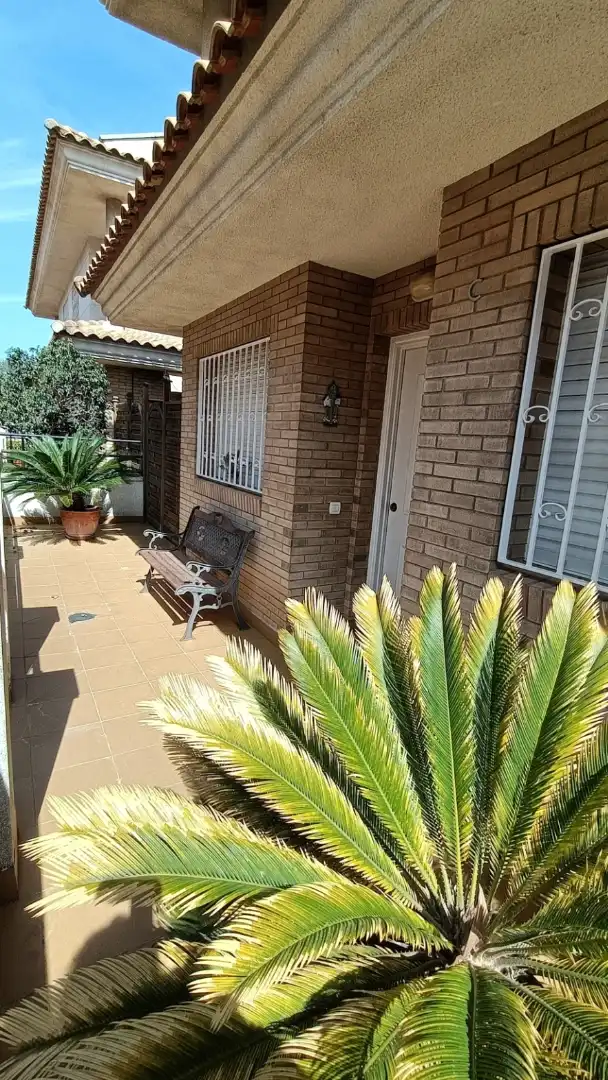 Außenansicht von Haus oder Chalet zum Verkauf in Cambrils mit Klimaanlage, Heizung und Privatgarten