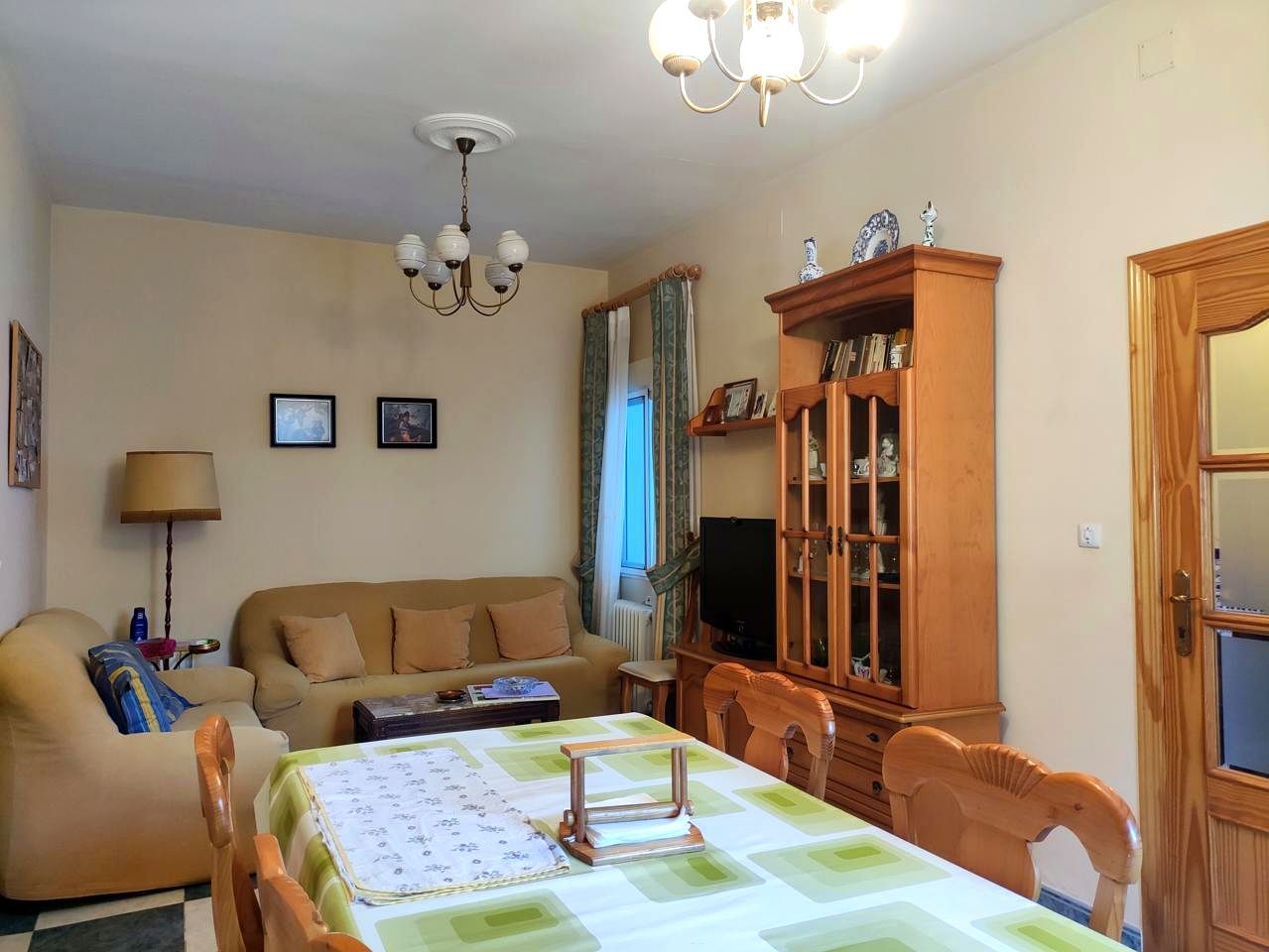 Living room of Single-family semi-detached for sale in Mocejón  with Heating, Terrace and Storage room