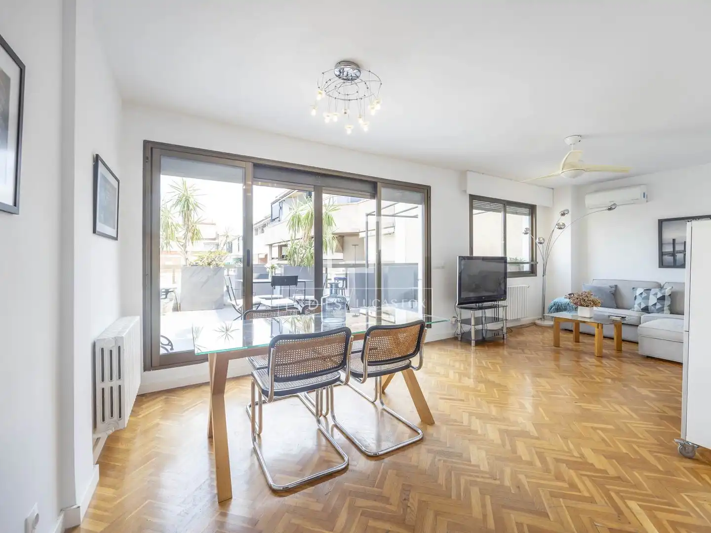 Vista exterior de Àtic de lloguer en Valencia amb Aire condicionat, Calefacció i Parquet