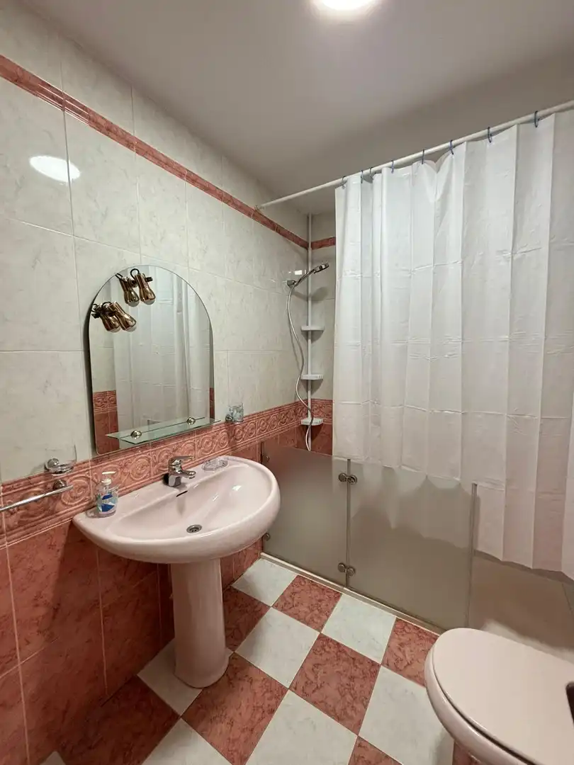 Badezimmer von Wohnung zur Miete in Valdepeñas