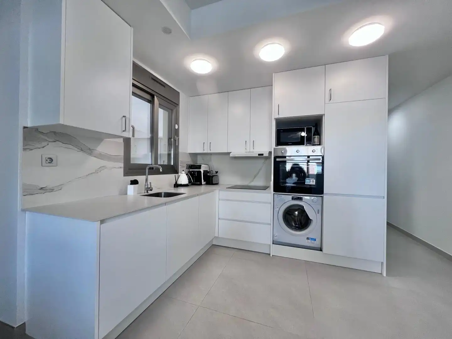 Apartamento con terraza en venta en Calle Calle Hermanos Bazán, imagen 2