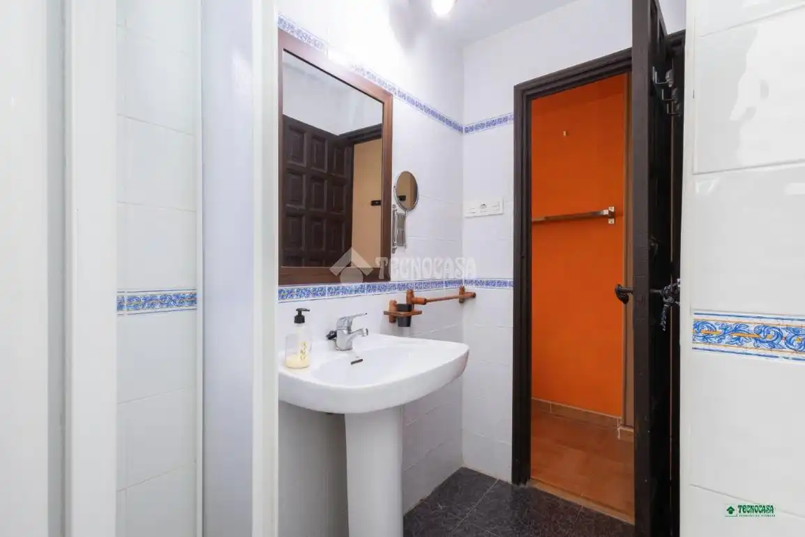 Baño de Piso en venta en Almería con Terraza
