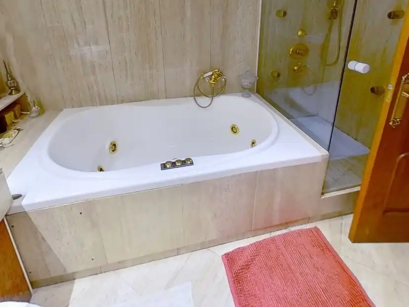 Baño de Casa o chalet en venta en Las Rozas de Madrid con Aire acondicionado, Calefacción y Jardín privado