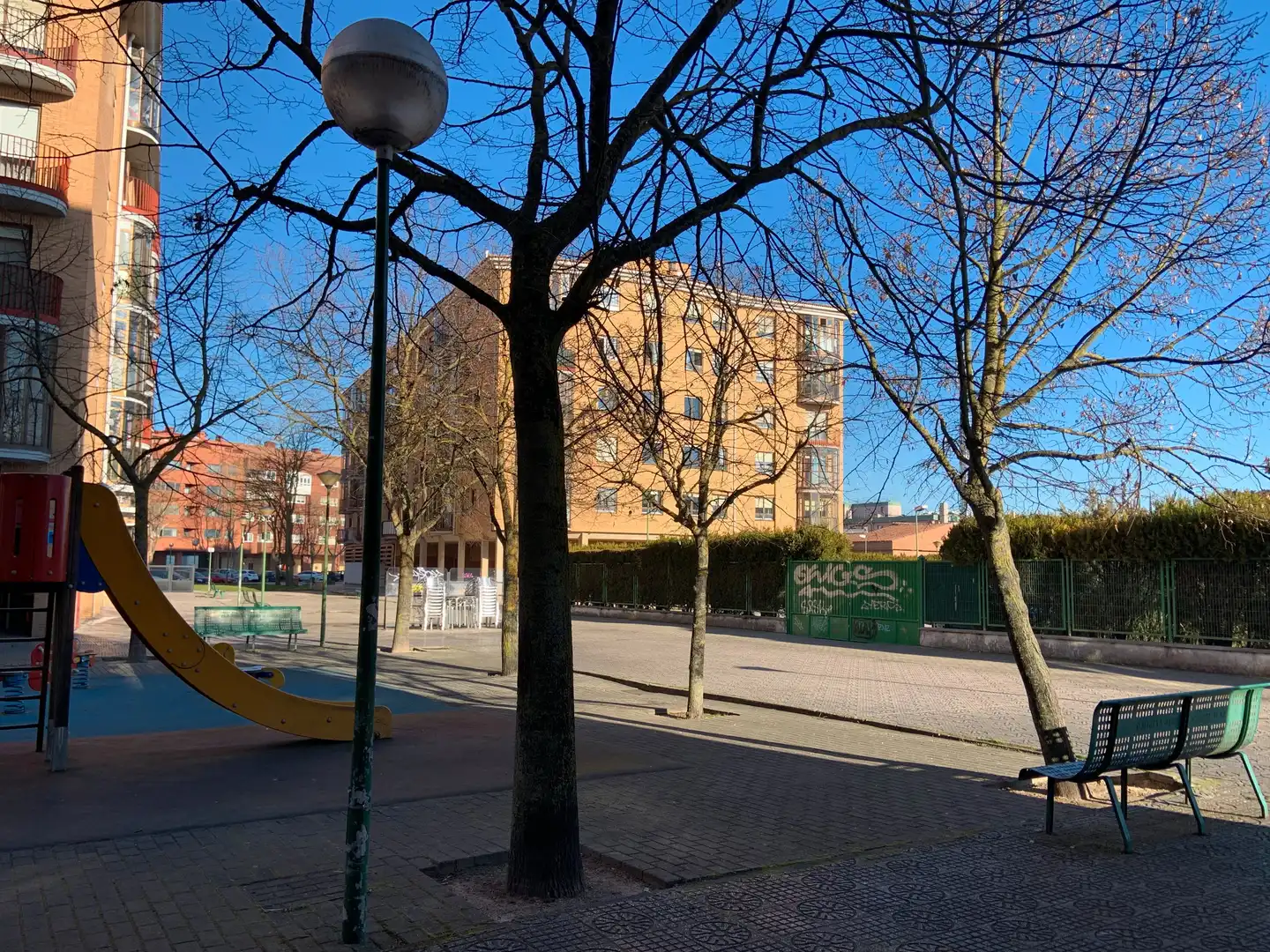 Vista exterior de Local en venta en Burgos