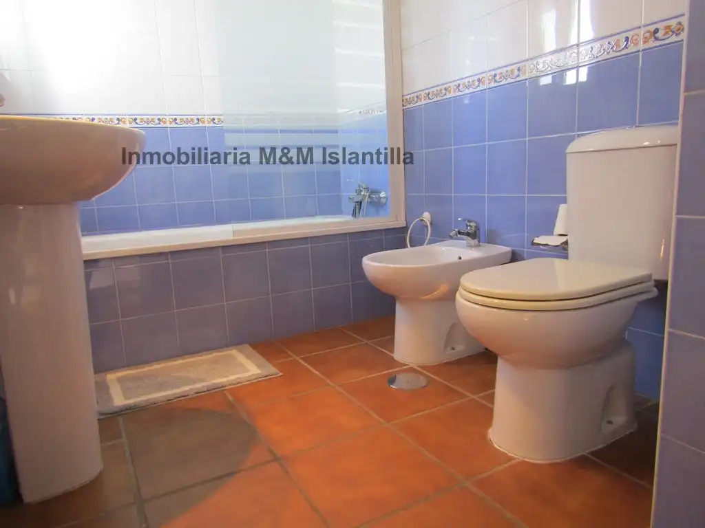 Baño de Casa adosada en venta en Islantilla con Terraza, Trastero y Amueblado