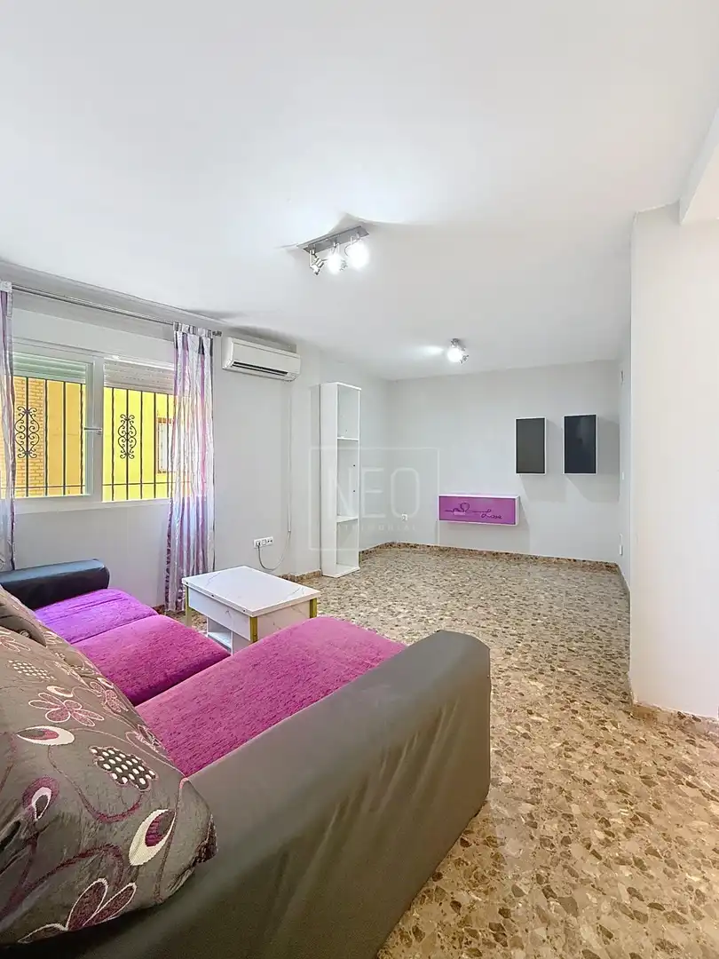 Sala d'estar de Planta baixa en venda en Las Gabias amb Aire condicionat