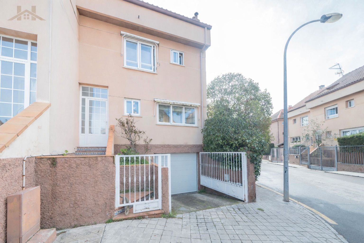 Vista exterior de Casa o chalet en venta en Galapagar con Calefacción, Trastero y Piscina comunitaria