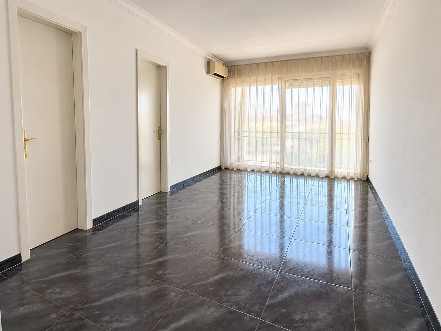 Piso con terraza en venta en Avinguda de Santa Coloma, imagen 2