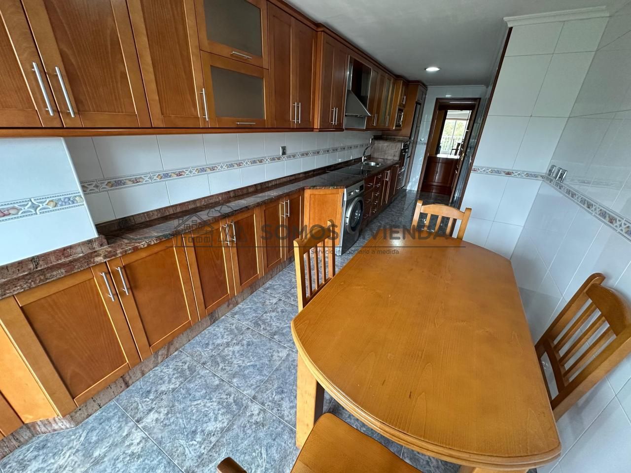 Cuina de Pis en venda en Ourense Capital  amb Calefacció, Traster i Moblat