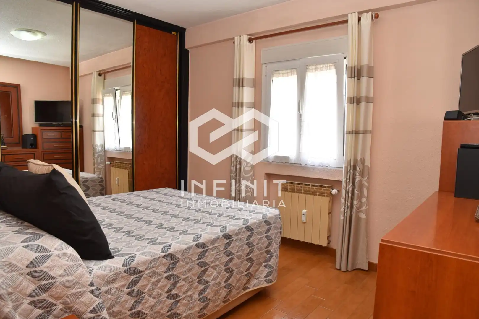 Bedroom of Flat for sale in Val