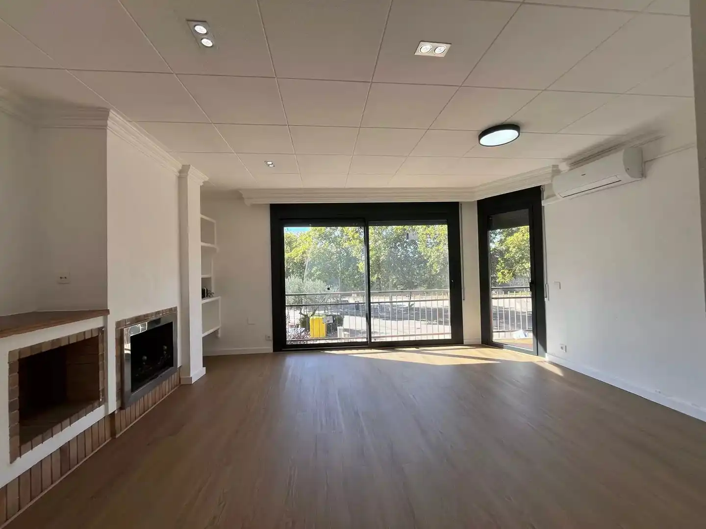 Apartment with terrace for sale in Centre