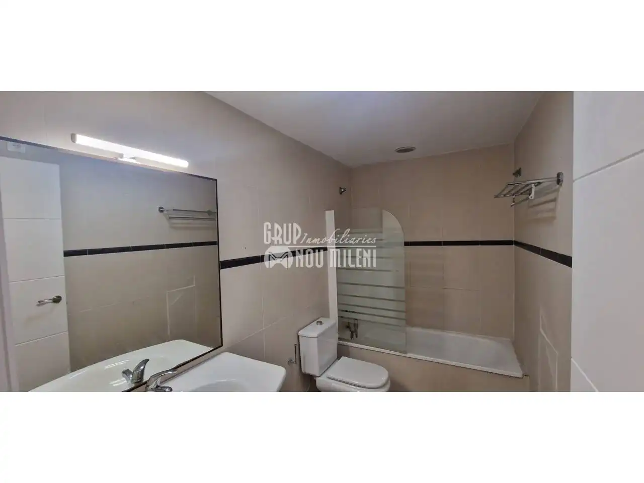 Habitación de Apartamento de alquiler en Catarroja con Aire acondicionado y Calefacción