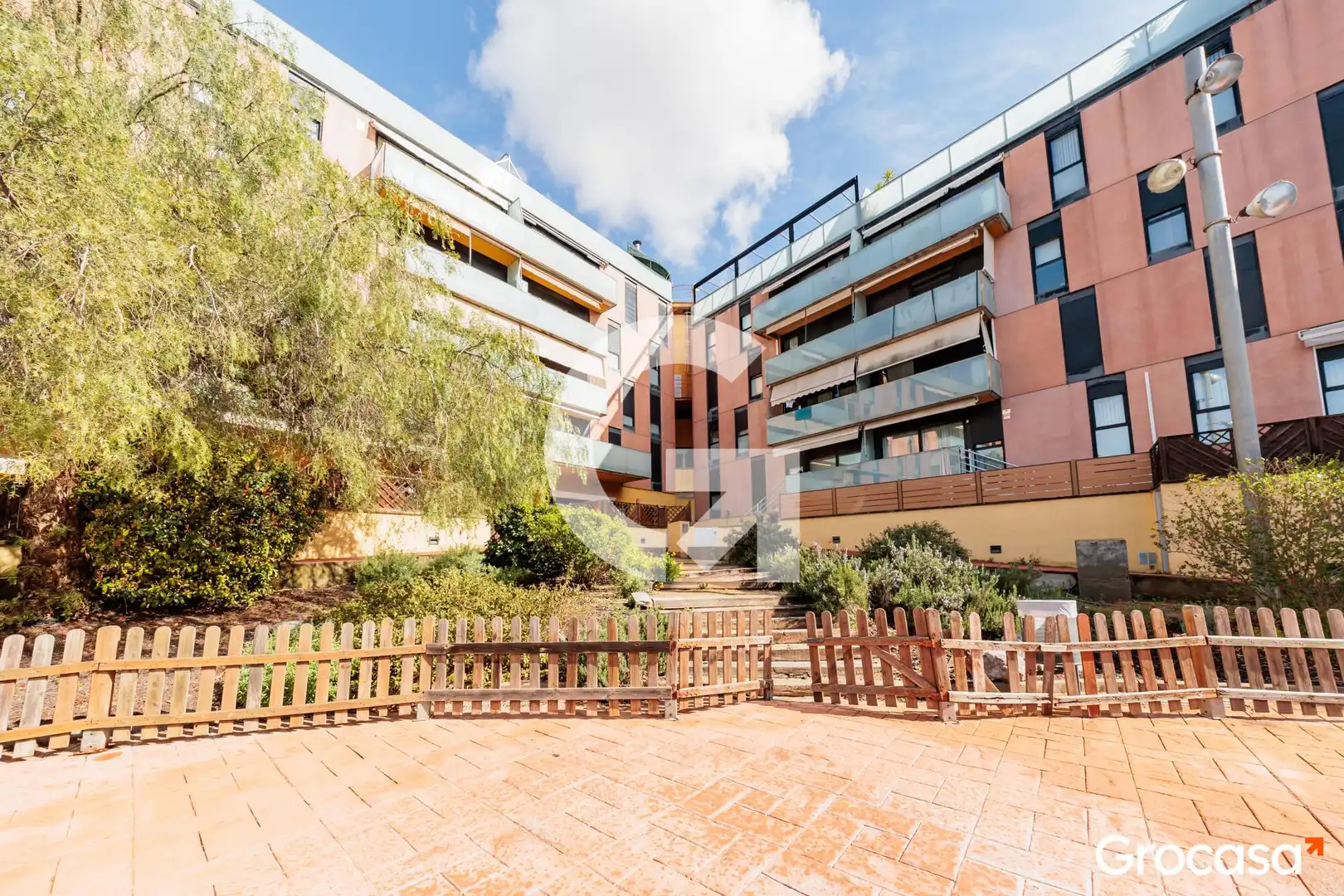 Vista exterior de Pis en venda en Terrassa amb Calefacció, Traster i Piscina