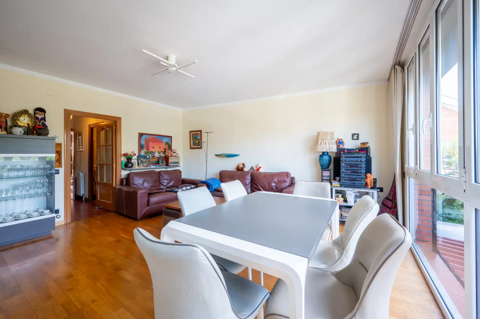 Esszimmer von Einfamilien-Reihenhaus zum Verkauf in Sant Cugat del Vallès mit Klimaanlage, Heizung und Privatgarten