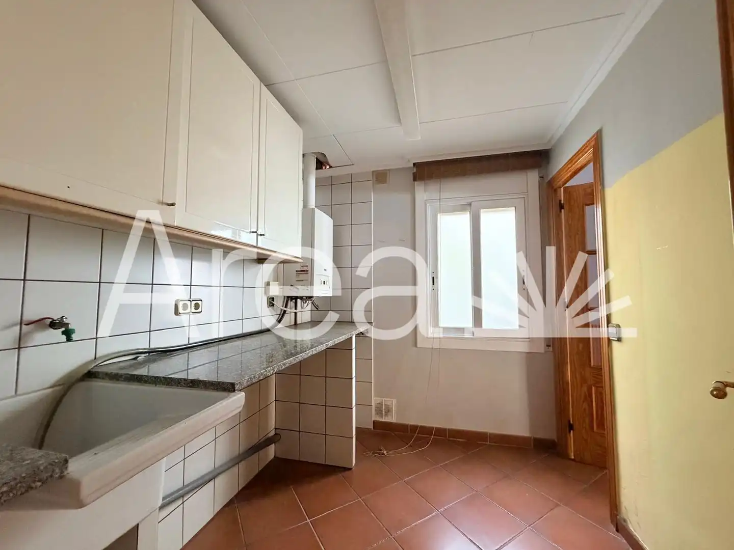 Küche von Wohnung zum Verkauf in Pineda de Mar mit Klimaanlage, Heizung und Balkon