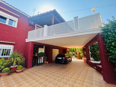 Chalet con balcón en venta en El Puerto