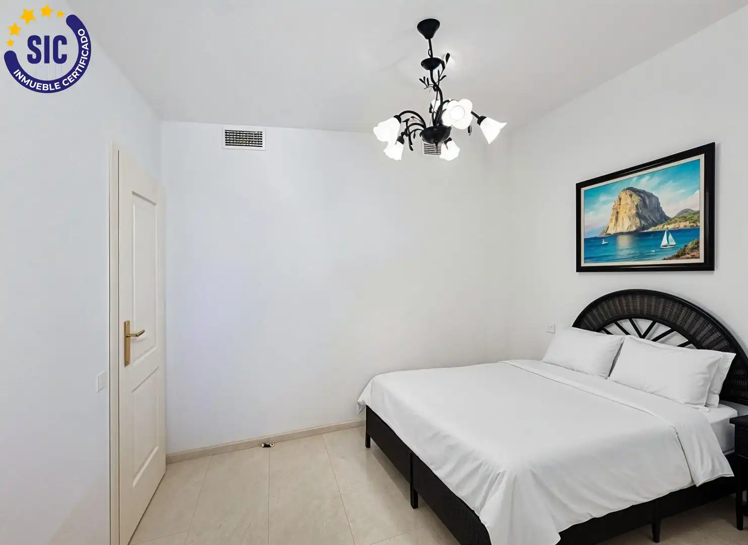 Dormitori de Apartament en venda en Calpe / Calp amb Calefacció, Terrassa i Piscina comunitària