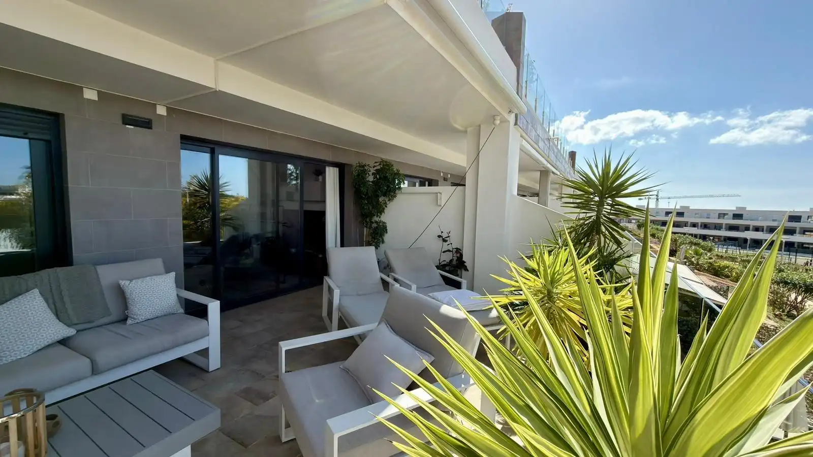 Terrasse von Maisonette zum Verkauf in Finestrat mit Klimaanlage, Heizung und Privatgarten