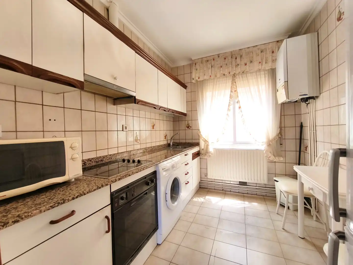 Kitchen of Attic for sale in  Logroño  with Heating, Parquet flooring and Terrace