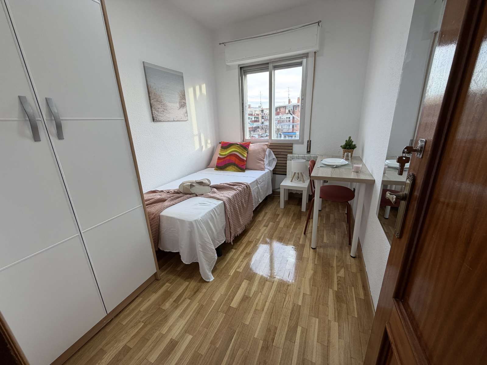 Bedroom of Flat to share in  Madrid Capital  with Air Conditioner and Terrace