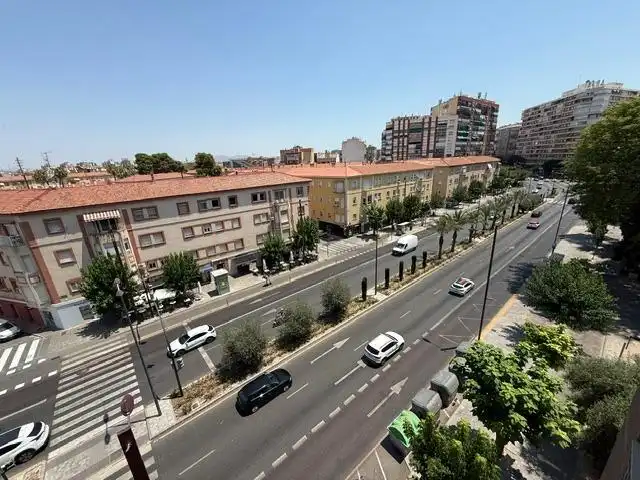 Vista exterior de Piso de alquiler en Murcia con Aire acondicionado y Amueblado