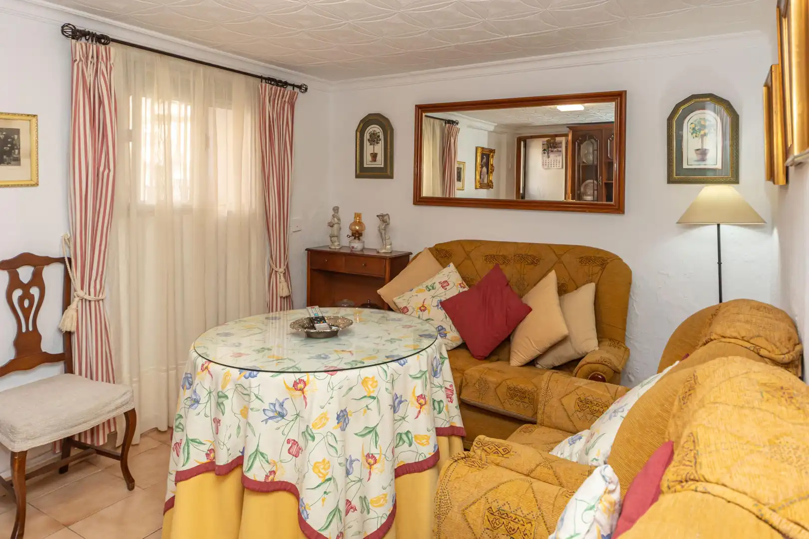 Sala de estar de Casa adosada en venta en La Peza con Balcón