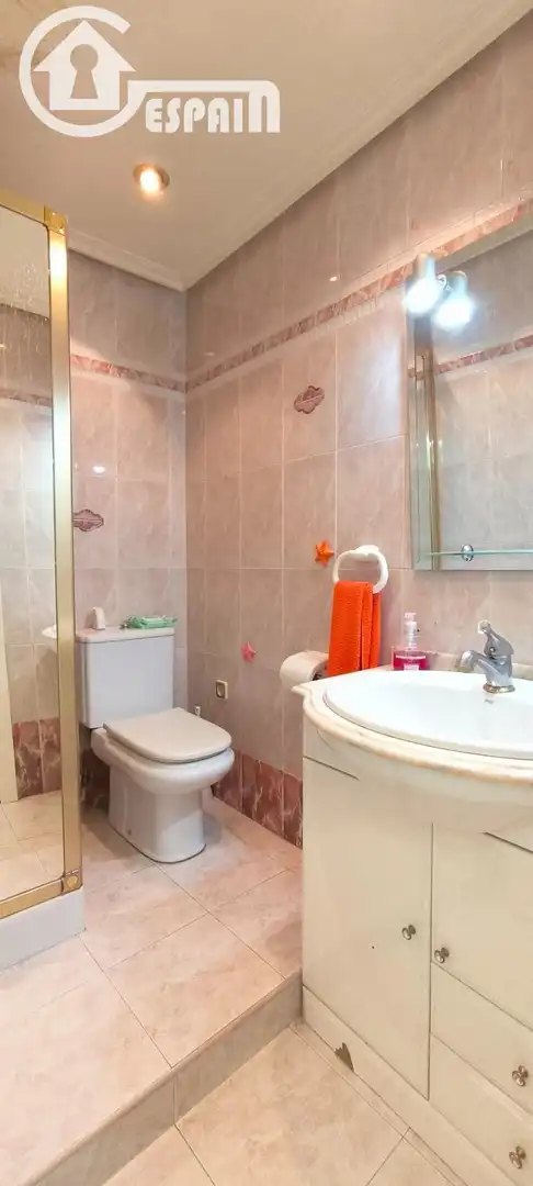 Baño de Piso en venta en Getafe con Aire acondicionado, Calefacción y Amueblado