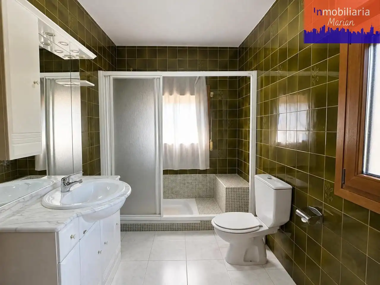 Baño de Casa o chalet en venta en Aranda de Duero con Calefacción, Jardín privado y Piscina
