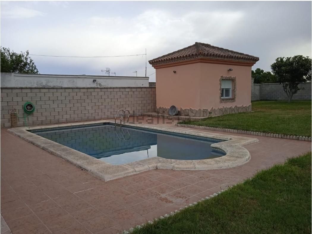 Piscina de Casa o xalet en venda en Chiclana de la Frontera amb Jardí privat, Traster i Piscina