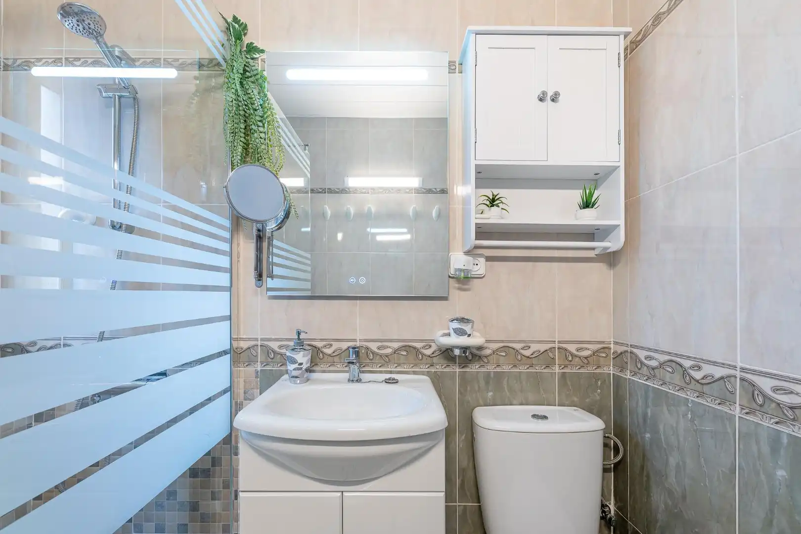 Badezimmer von Wohnungen zur Miete in Benalmádena mit Klimaanlage, Heizung und Privatgarten