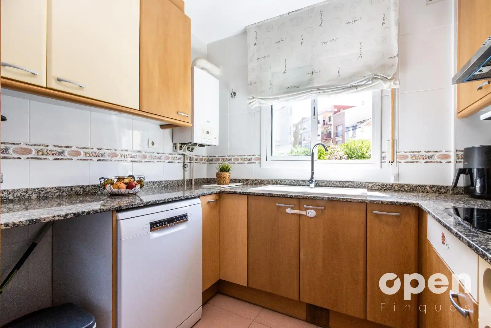 Kitchen of Flat for sale in Terrassa  with Air Conditioner, Heating and Parquet flooring