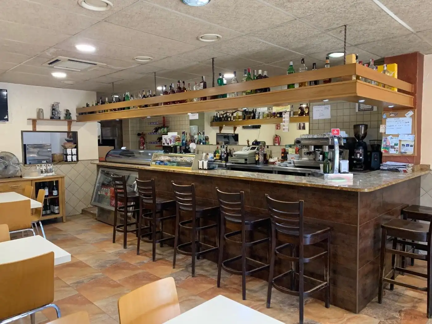 Local en venda en Caldes de Malavella amb Terrassa i Moblat