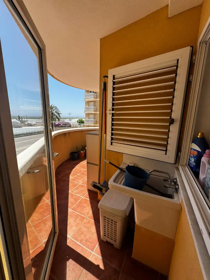 Terraza de Piso de alquiler en Sueca con Aire acondicionado, Amueblado y Horno