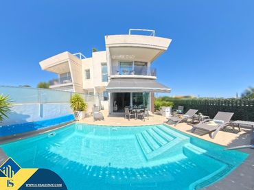 Chalet con piscina en venta en Orihuela Costa