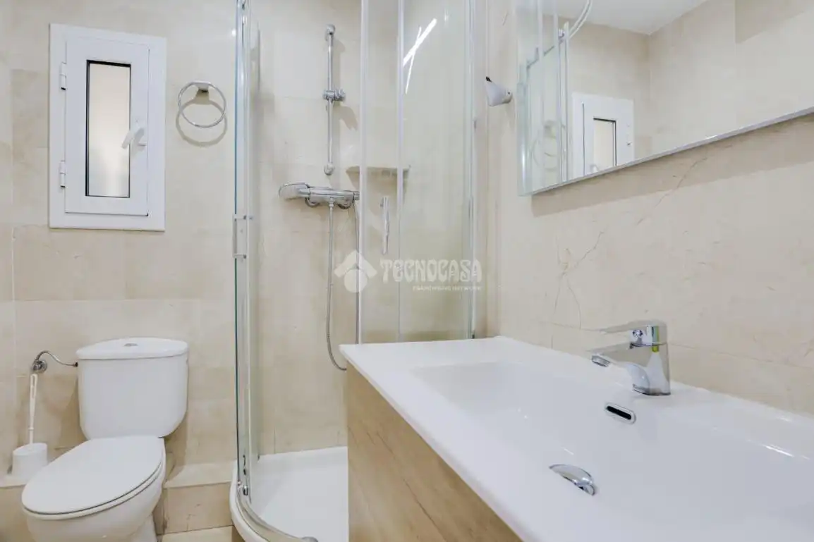Baño de Piso en venta en Rubí con Aire acondicionado, Calefacción y Trastero
