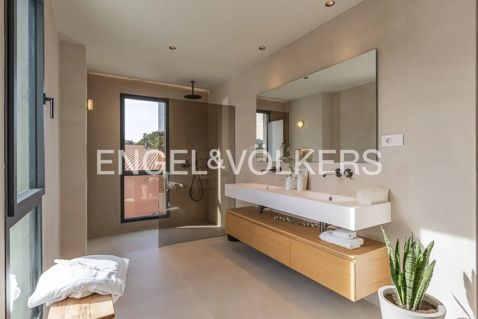 Bathroom of Houses for sale in Sant Cugat del Vallès  with Air Conditioner, Heating and Private garden