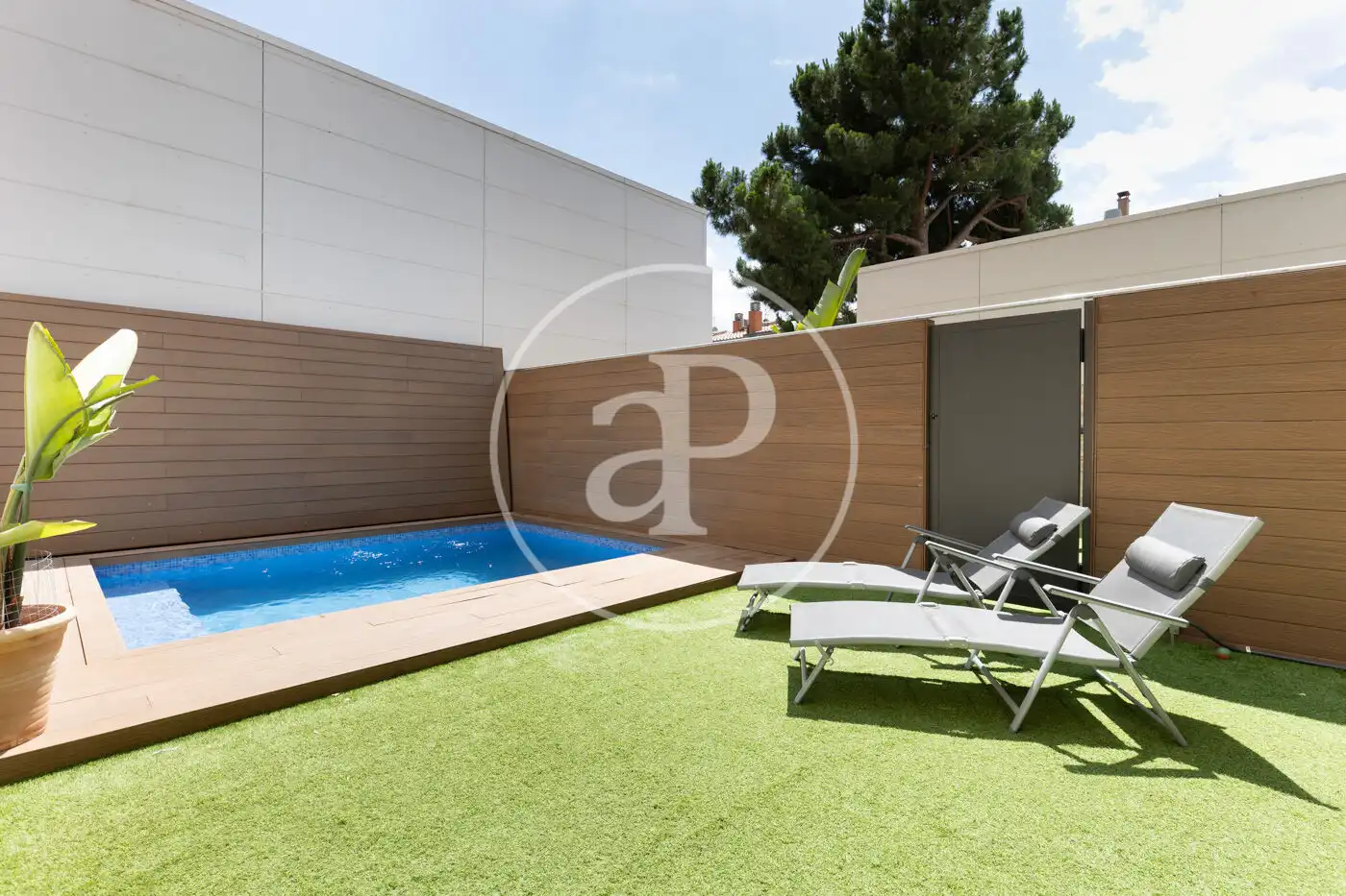 Swimming pool of Detached homes for sale in Sabadell  with Air Conditioner, Heating and Terrace