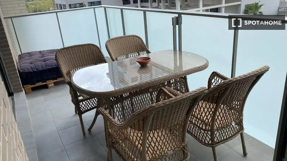 Terrassa de Pis de lloguer en Valencia amb Aire condicionat, Calefacció i Moblat