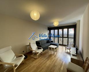 Sala d'estar de Apartament de lloguer en Haro amb Calefacció, Parquet i Piscina