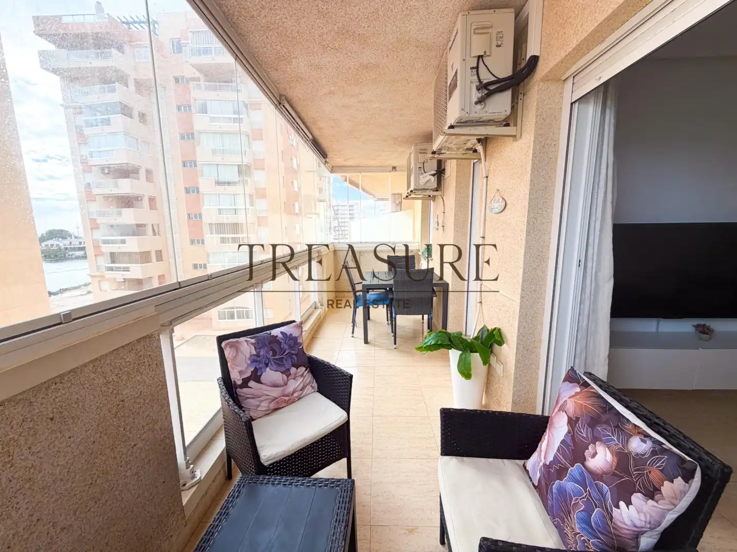 Terrassa de Apartament en venda en La Manga del Mar Menor amb Aire condicionat, Terrassa i Moblat