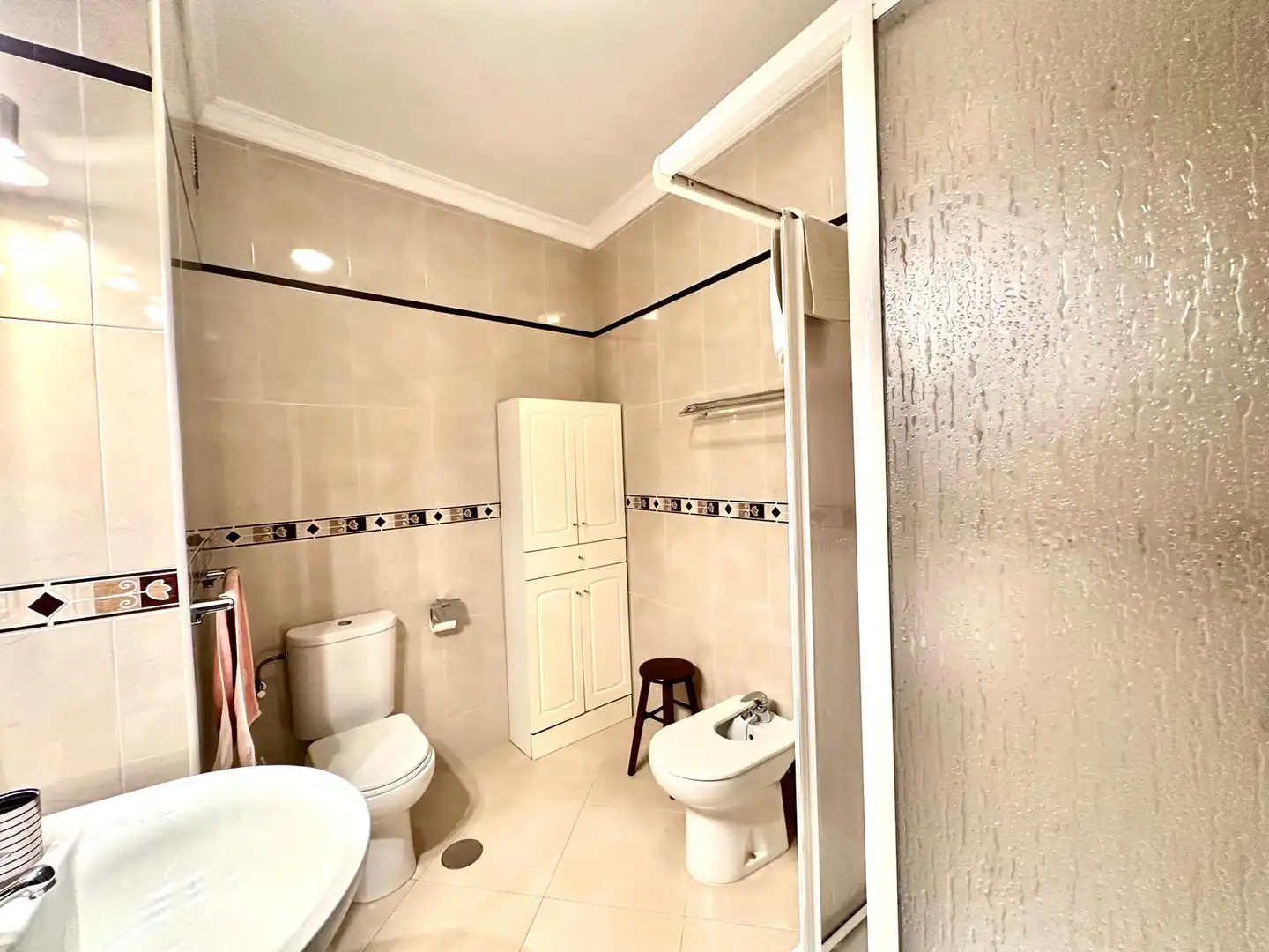Bathroom of Flat for sale in Lepe  with Air Conditioner, Furnished and Oven