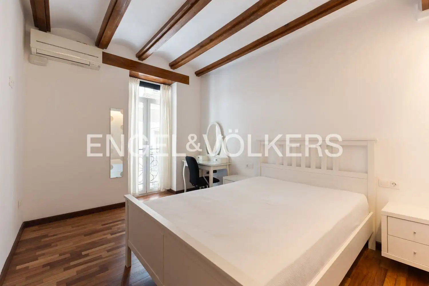 Bedroom of Flat for sale in Valencia  with Air Conditioner, Heating and Parquet flooring