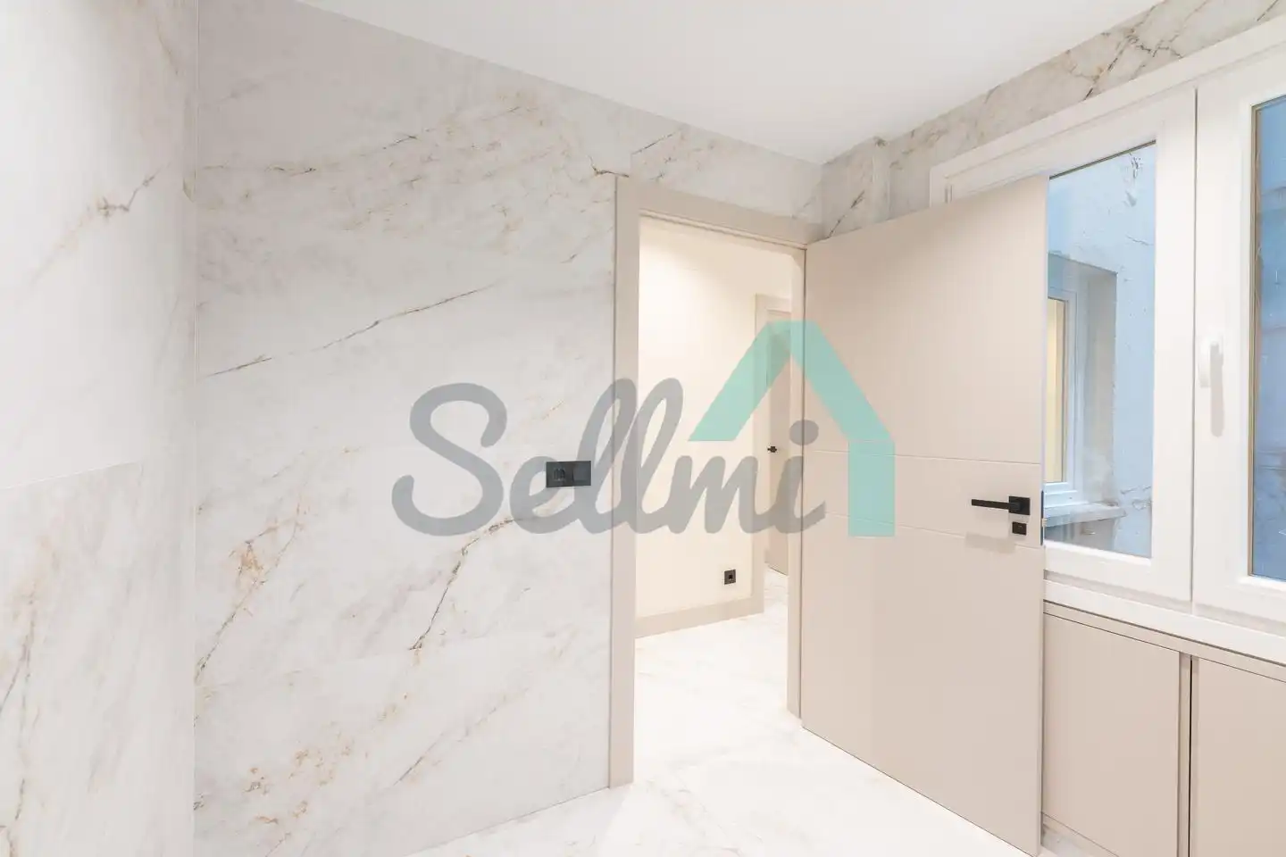 Piso en venta en Oviedo  con Calefacción, Trastero y Balcón