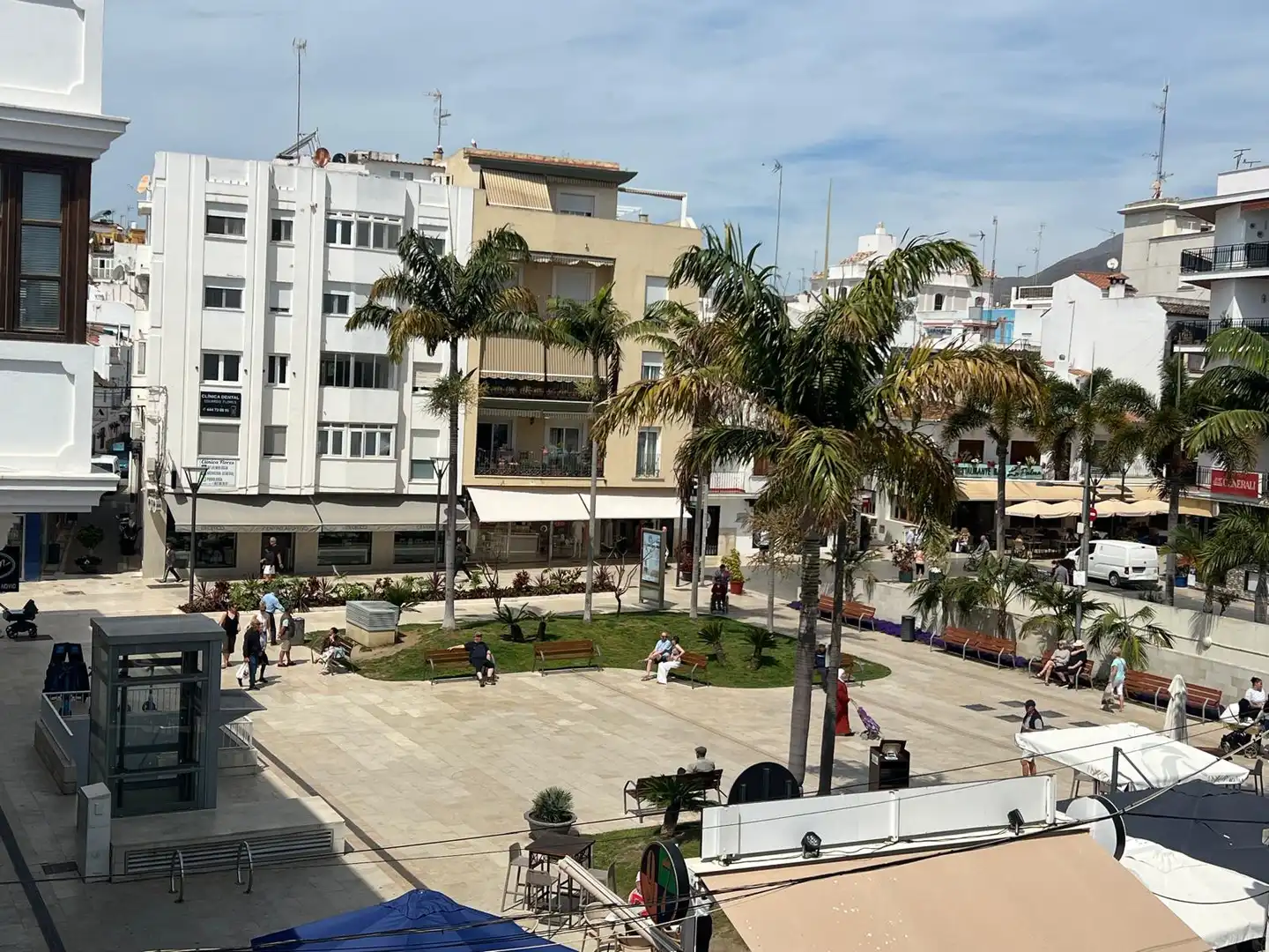 Vista exterior de Casa adosada en venda en Estepona amb Aire condicionat, Calefacció i Terrassa