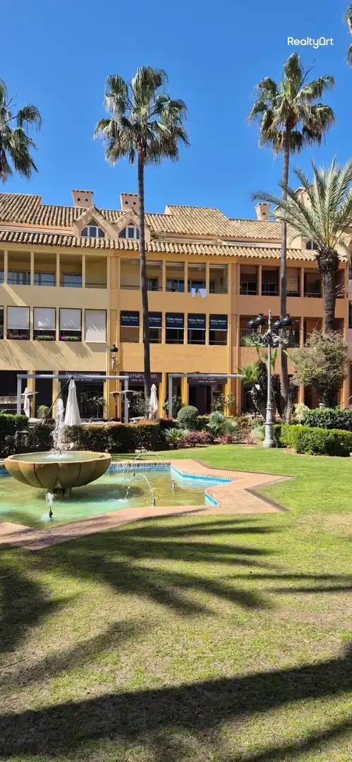 Vista exterior de Ático en venta en Sotogrande con Terraza y Alarma