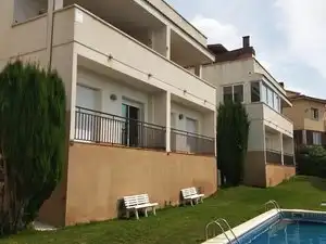 Reihenhaus mit Terrasse zum Verkauf in Carrer Estats Units 10, imagen 2