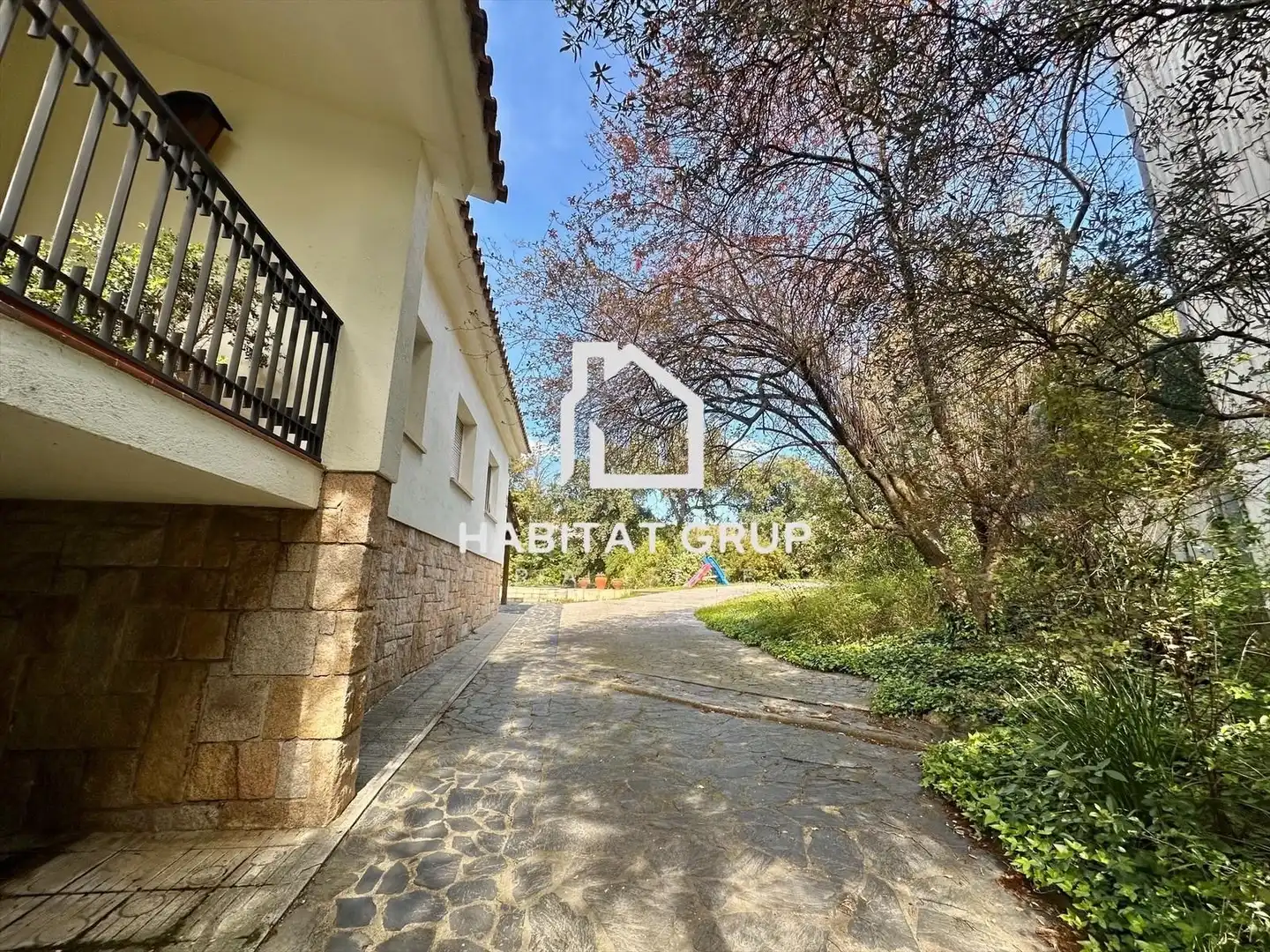 Vista exterior de Casa o xalet en venda en Santa Coloma de Farners amb Aire condicionat, Calefacció i Jardí privat