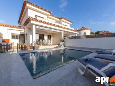 Reihenhaus mit Pool zum Verkauf in Avenida CADIS DE